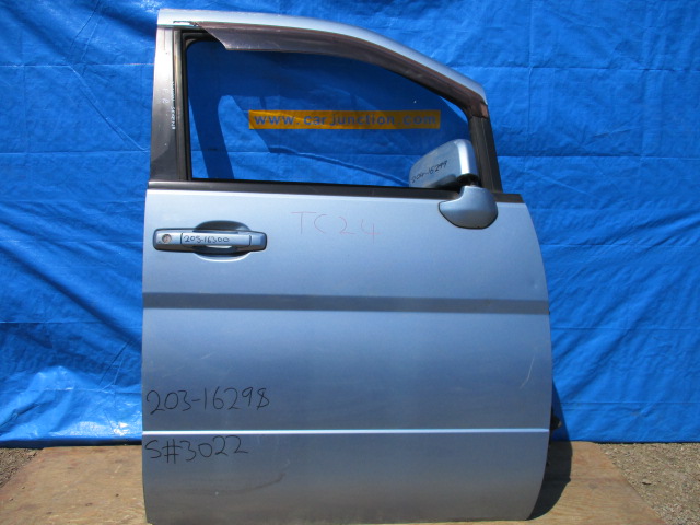 Used Nissan Serena DOOR GLASS FRONT RIGHT